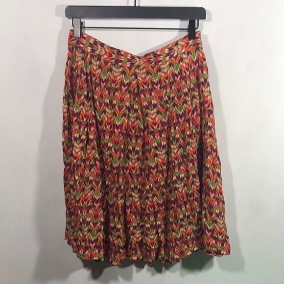 Fall print pleated knee length skirt. - Picture 1 of 5